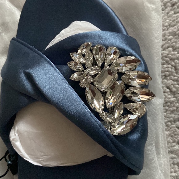 Brand NEW/Unworn Zara Silk Brooch Sandals - Picture 4 of 5